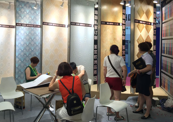 蒙太奇上海展會：現(xiàn)場訪客爆滿 加盟非?；鸨?></a> </div>
                        <div   id=